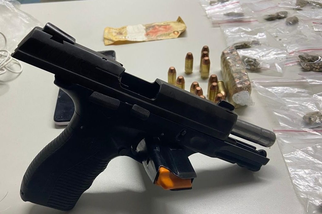 pm-prende-dupla-por-trafico-de-drogas-e-salva-refens-em-pernambues