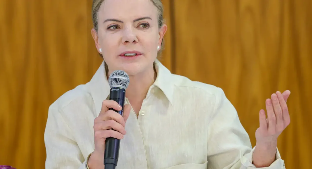 “perde-o-brasil”,-diz-gleisi-sobre-derrubada-de-vetos-do-licenciamento