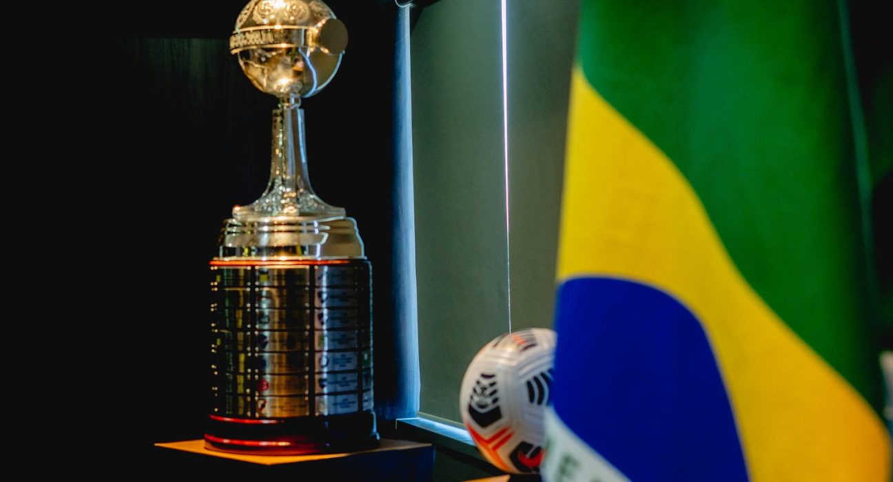 brasil-iguala-argentina-no-topo-da-libertadores,-com-25-titulos