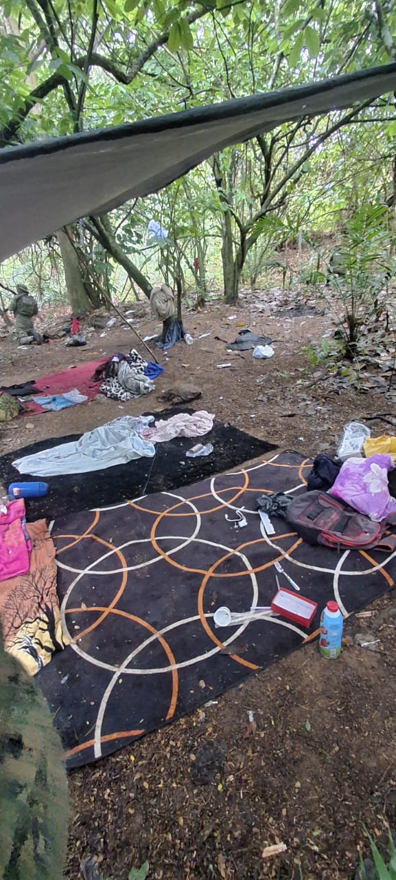 Materiais apreendidos são exibidos