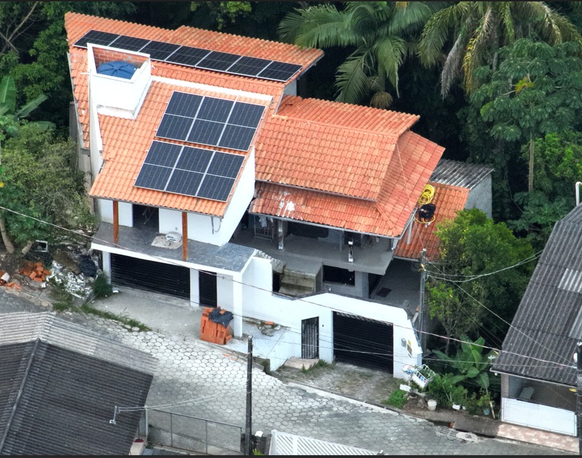 FICCOs Bahia e SC e PMBA prendem faccionado foragido de Feira de Santana em casa de luxo em Blumenau 