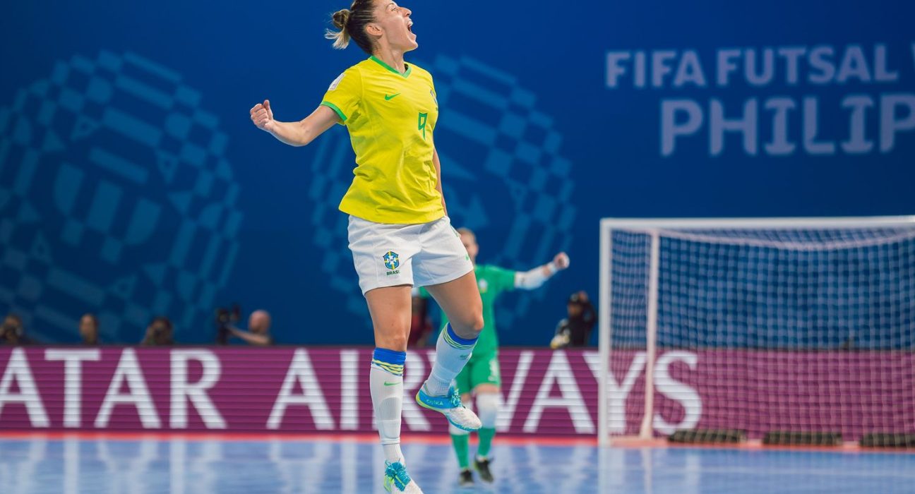 brasil-goleia-e-avanca-para-semi-da-copa-do-mundo-de-futsal