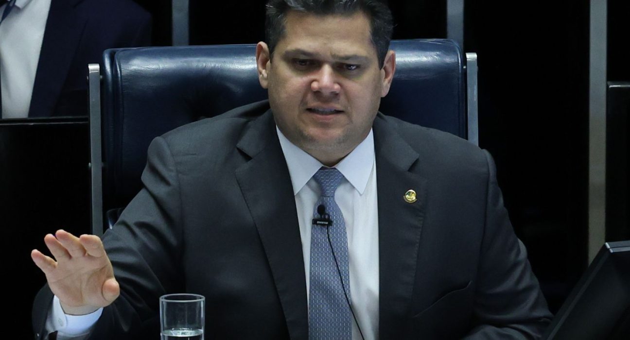 alcolumbre-critica-decisao-de-gilmar-mendes-sobre-impeachment-no-stf
