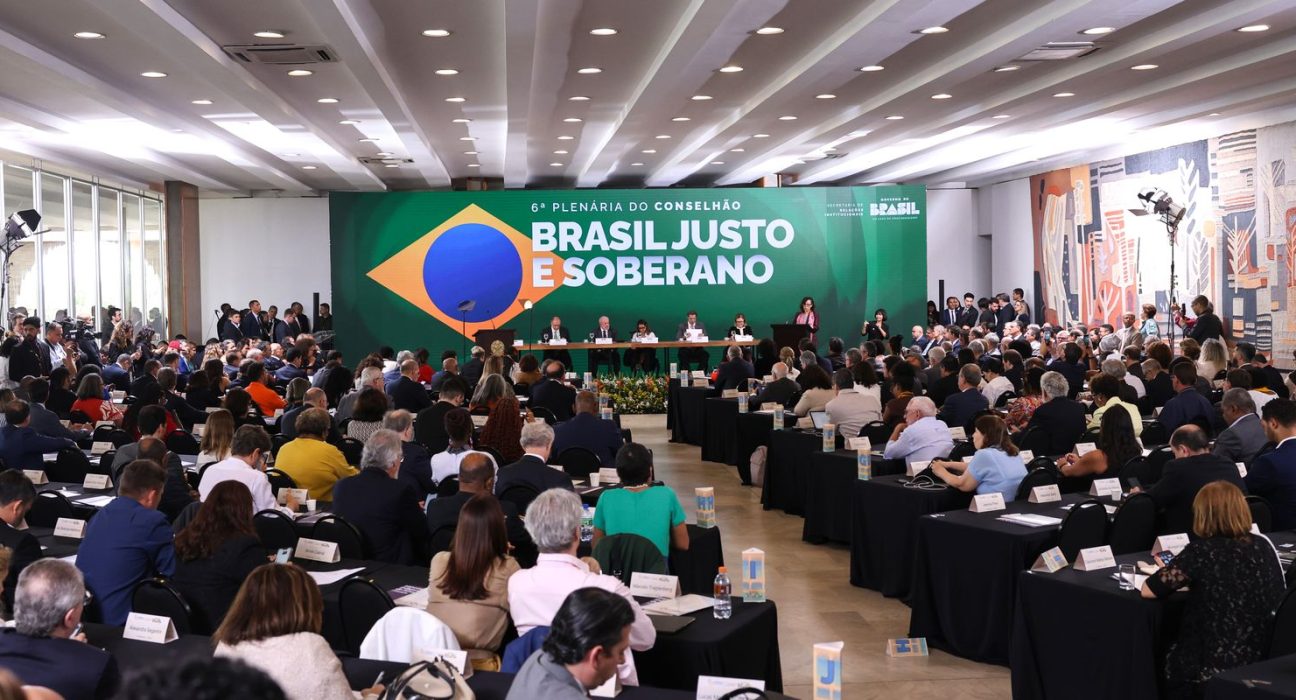 conselhao-entrega-a-lula-propostas-de-metas-de-desenvolvimento-do-pais