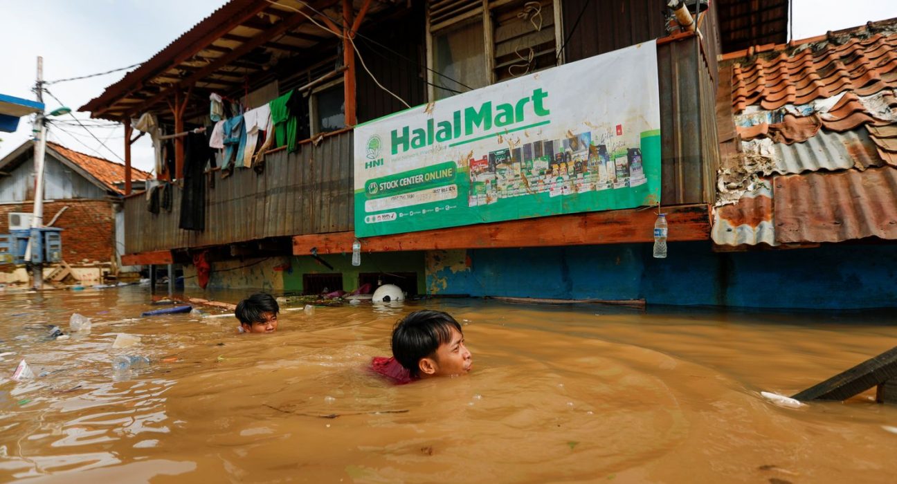 mortes-por-enchentes-na-ilha-de-sumatra-ultrapassam-900