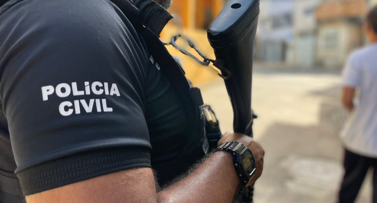 lideranca-de-trafico-de-drogas-na-ilha-de-itaparica-e-preso-ao-desembarcar-de-ferry-boat-na-capital