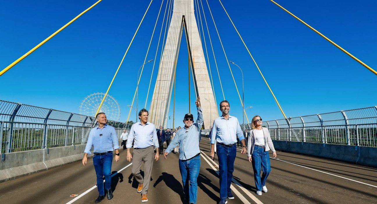 lula-inaugura-ponte-em-foz-do-iguacu-e-critica-quem-constroi-“muros”