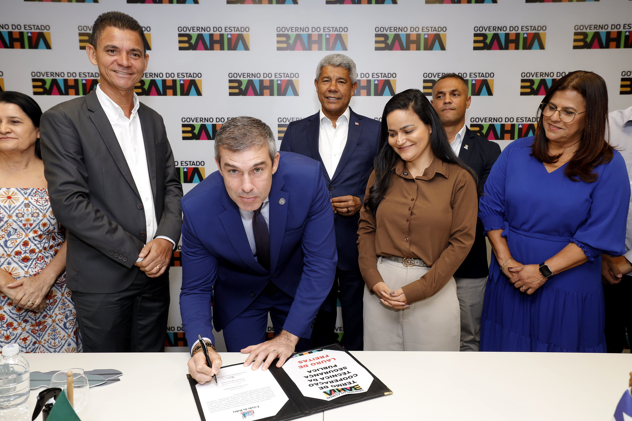 Governo e Prefeitura discutem ações e projetos para Lauro de Freitas durante reunião em Salvador