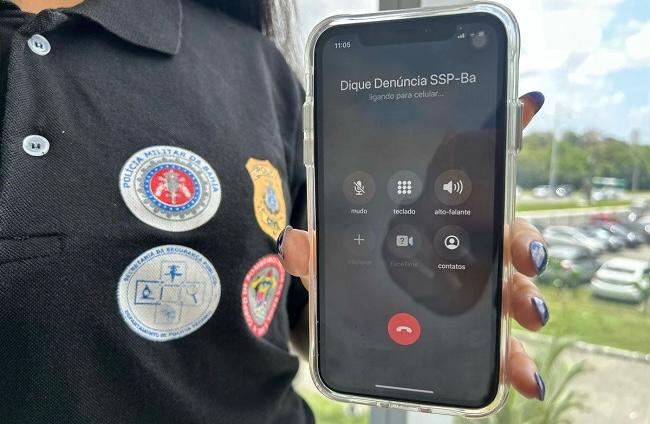 Disque Denúncia da SSP é principal canal para repasse de informações sobre foragidos do triplo homicídio 