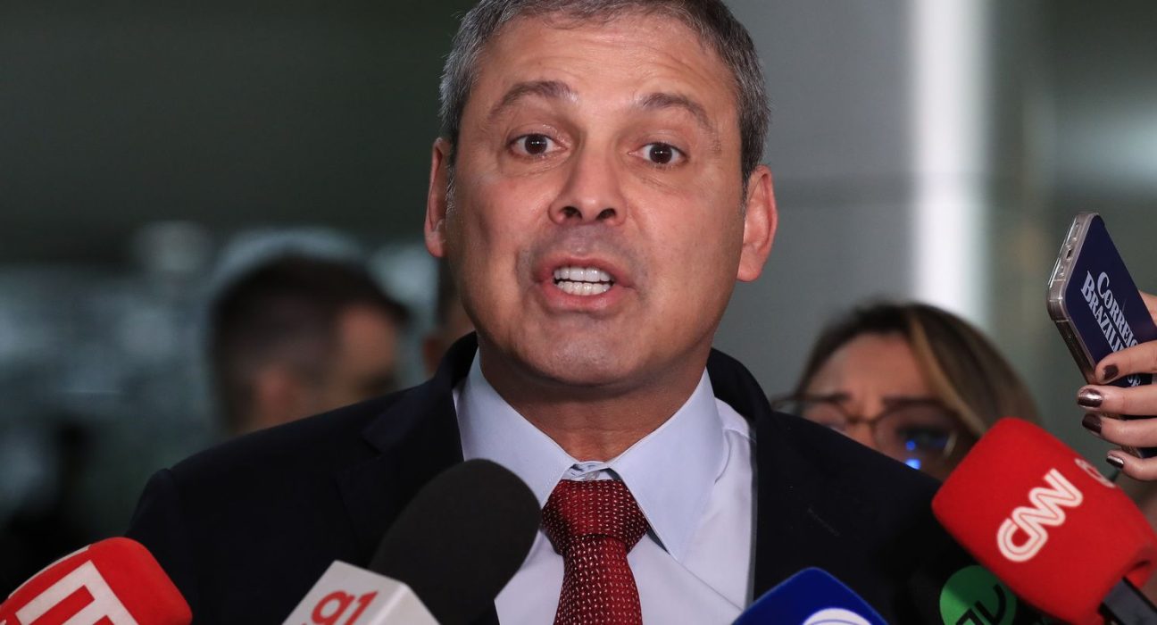 governo-deve-enviar-projeto-para-acabar-com-escala-6×1,-diz-lider