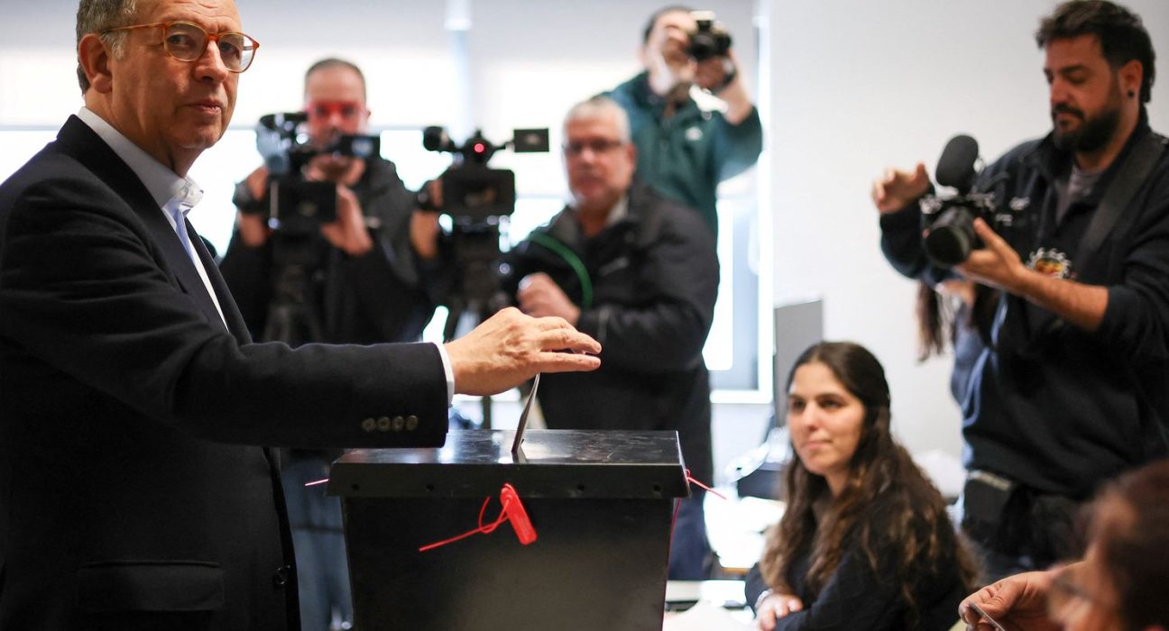 socialista-antonio-seguro-e-eleito-presidente-de-portugal