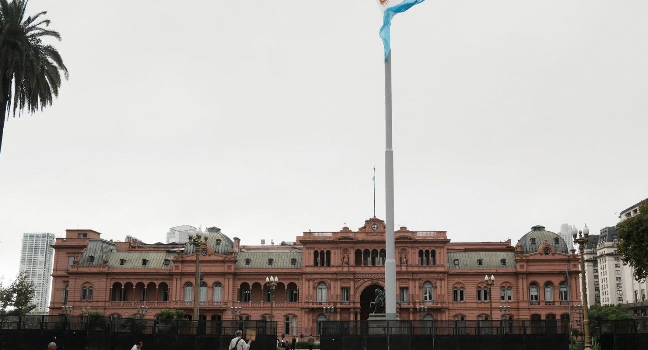 reforma-de-milei-aumenta-lucro-e-subjuga-trabalhador,-diz-advogado
