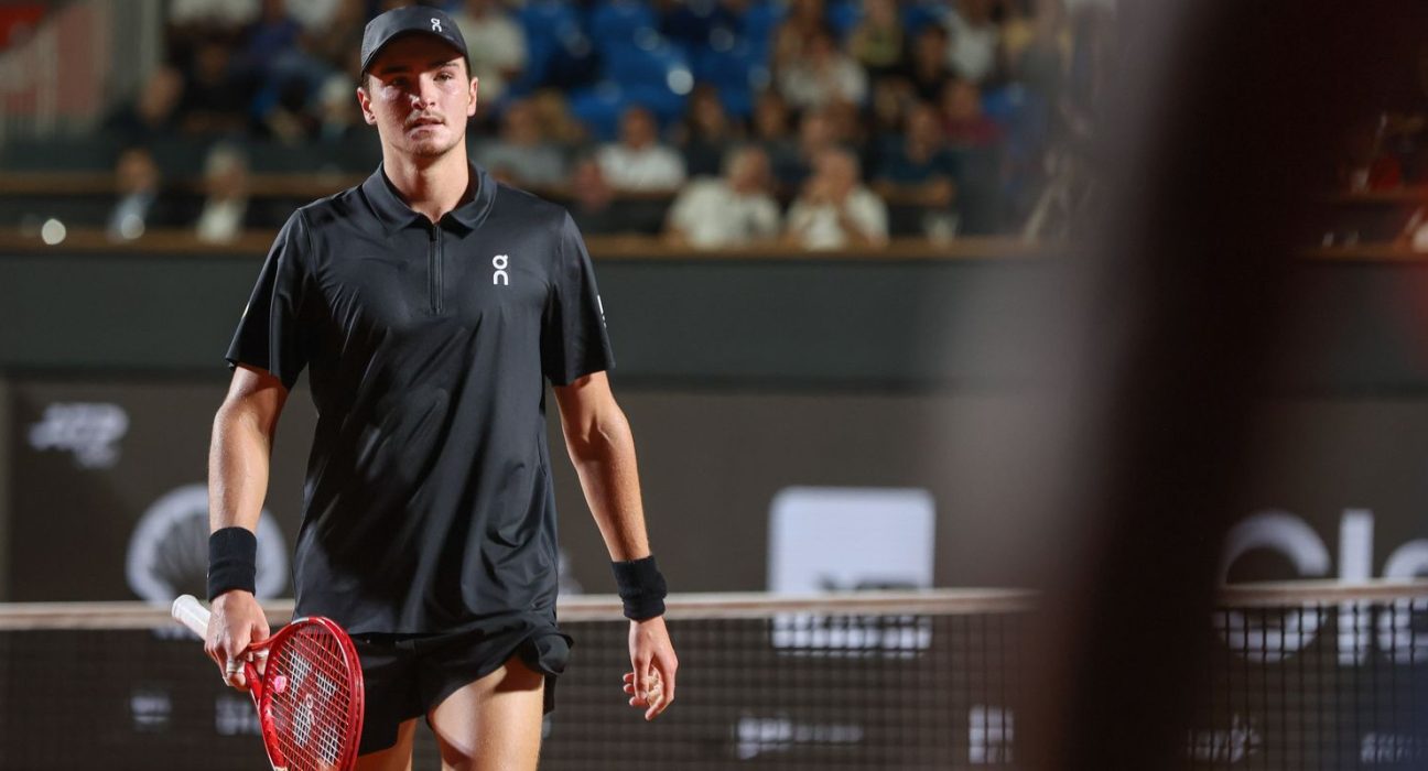 rio-open:-joao-fonseca-mira-final-nas-duplas-apos-queda-em-simples