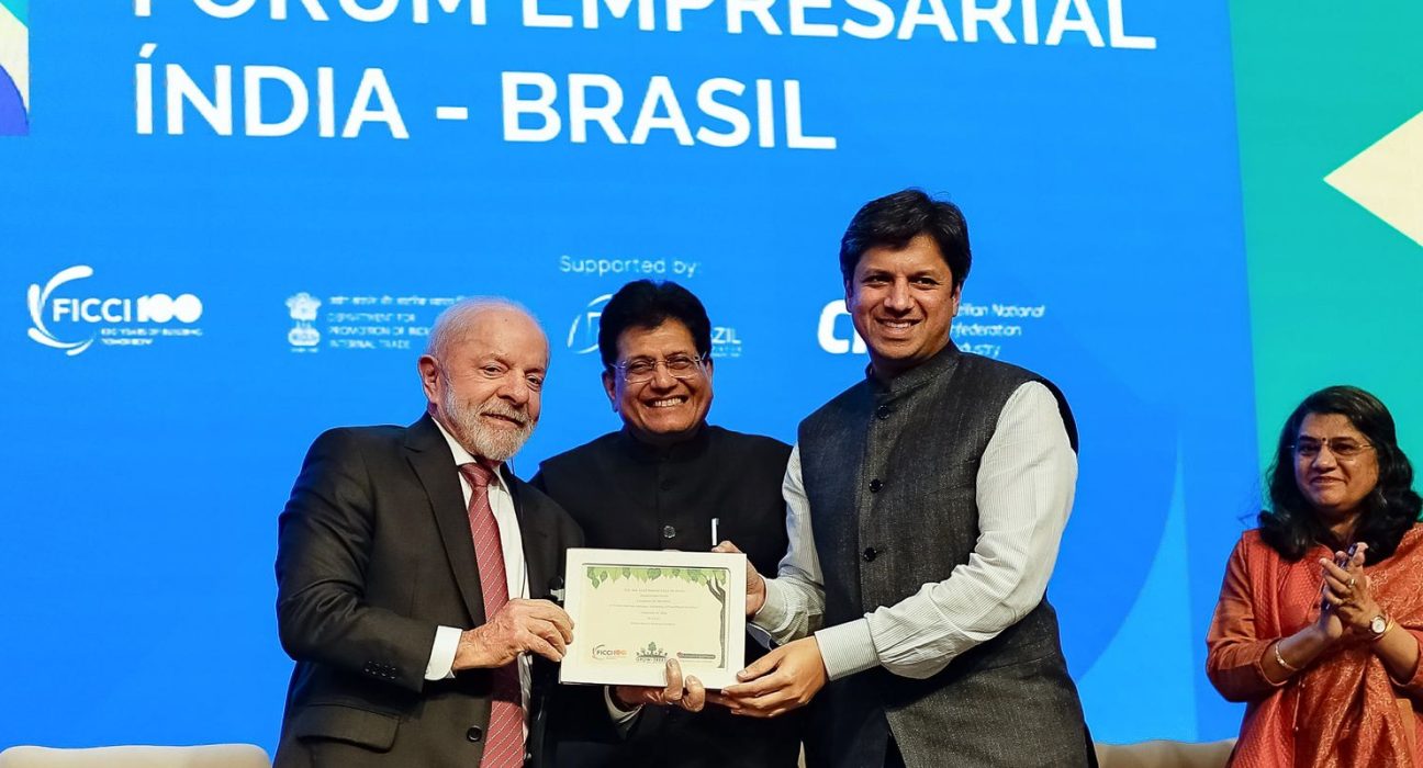 embraer-firma-acordo-para-instalar-linha-de-montagem-na-india