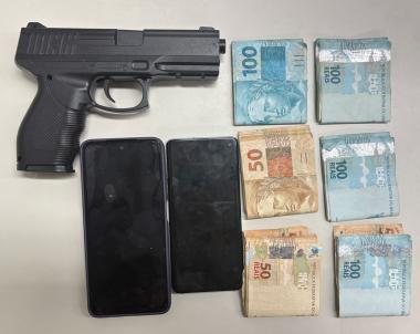 suspeito-de-roubo-e-preso-pela-pm-em-cajazeiras-horas-apos-o-crime