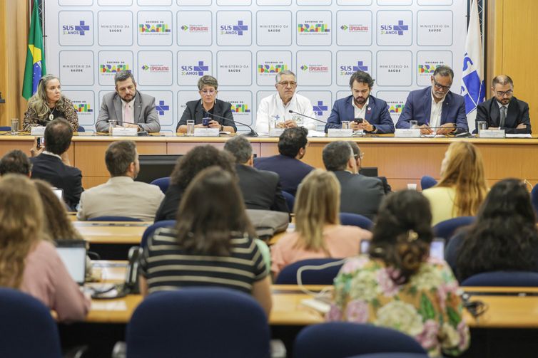 Brasília (DF), 26/02/2026 - O ministro da Saúde, Alexandre Padilha, durante anuncio de um conjunto de ações para reduzir o tempo de espera no diagnóstico e no tratamento de doenças raras no Sistema Único de Saúde (SUS).   Foto: Joédson Alves/Agência Brasil
