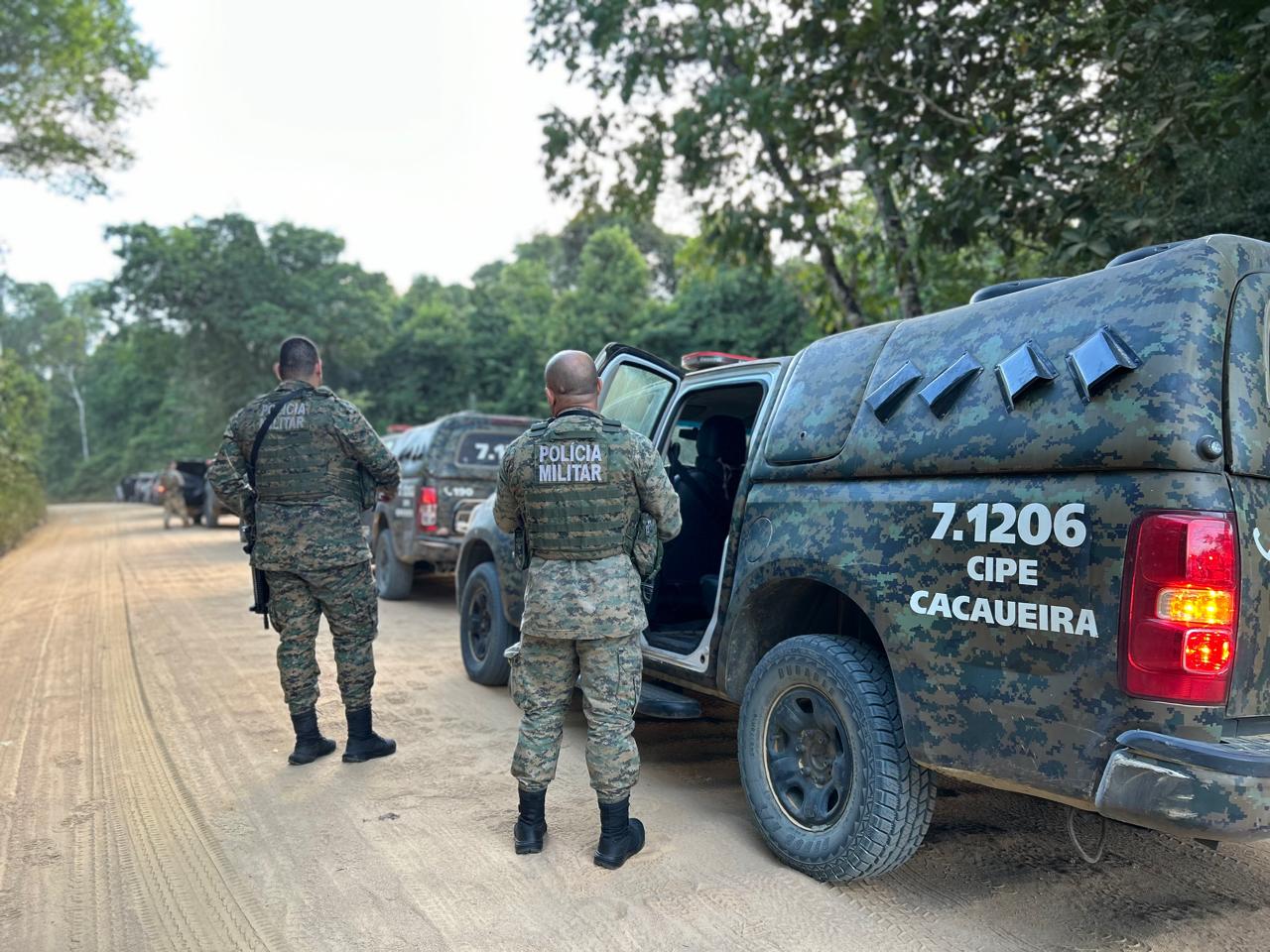 12 conduzidos por ataque contra turistas são autuados por tentativa de homicídio, associação criminosa, porte ilegal de arma de fogo e corrupção de menores
