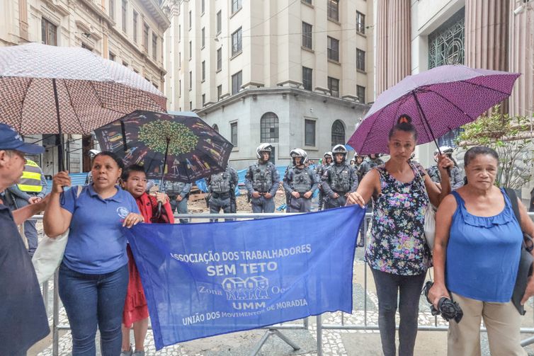 São Paulo (SP), 26/02/2026 - Manifestação de trabalhadores sem moradia contra o leilão do governo do estado de São Paulo, PPP novo centro administrativo na B3.  Foto: Paulo Pinto/Agência Brasil