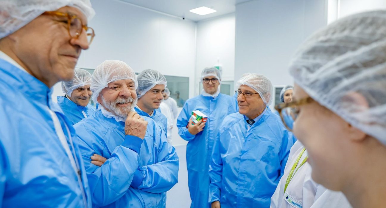 lula-visita-fabrica-que-fornece-19-milhoes-de-produtos-ao-sus