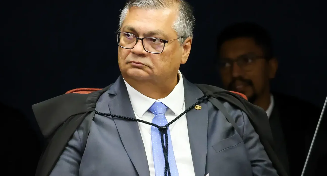 dino-proibe-saques-em-especie-de-emendas-parlamentares