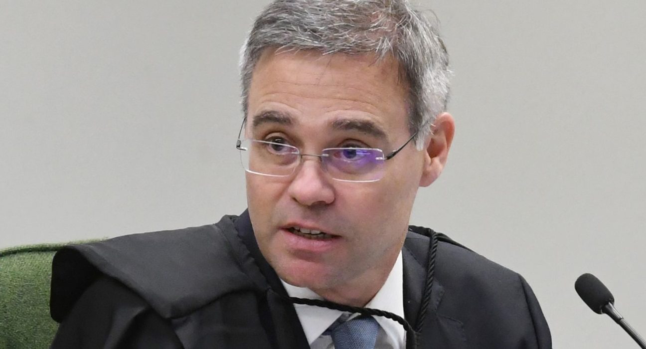 mendonca-diz-que-juiz-nao-e-estrela-e-deve-assumir-responsabilidades
