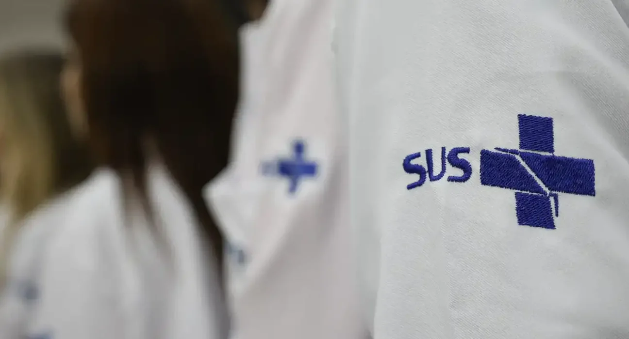 marco-azul:-exames-para-rastrear-cancer-de-intestino-triplicam-no-sus