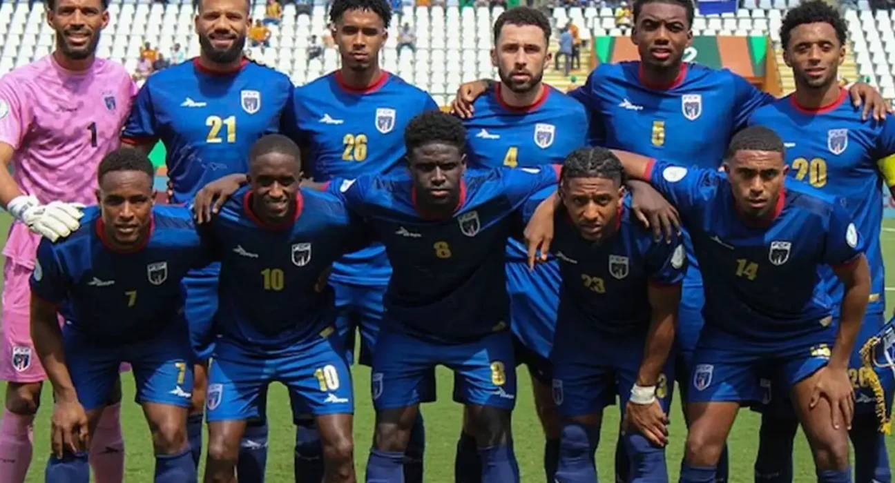 tubaroes-azuis-nadam-contra-a-corrente-rumo-a-copa-2026