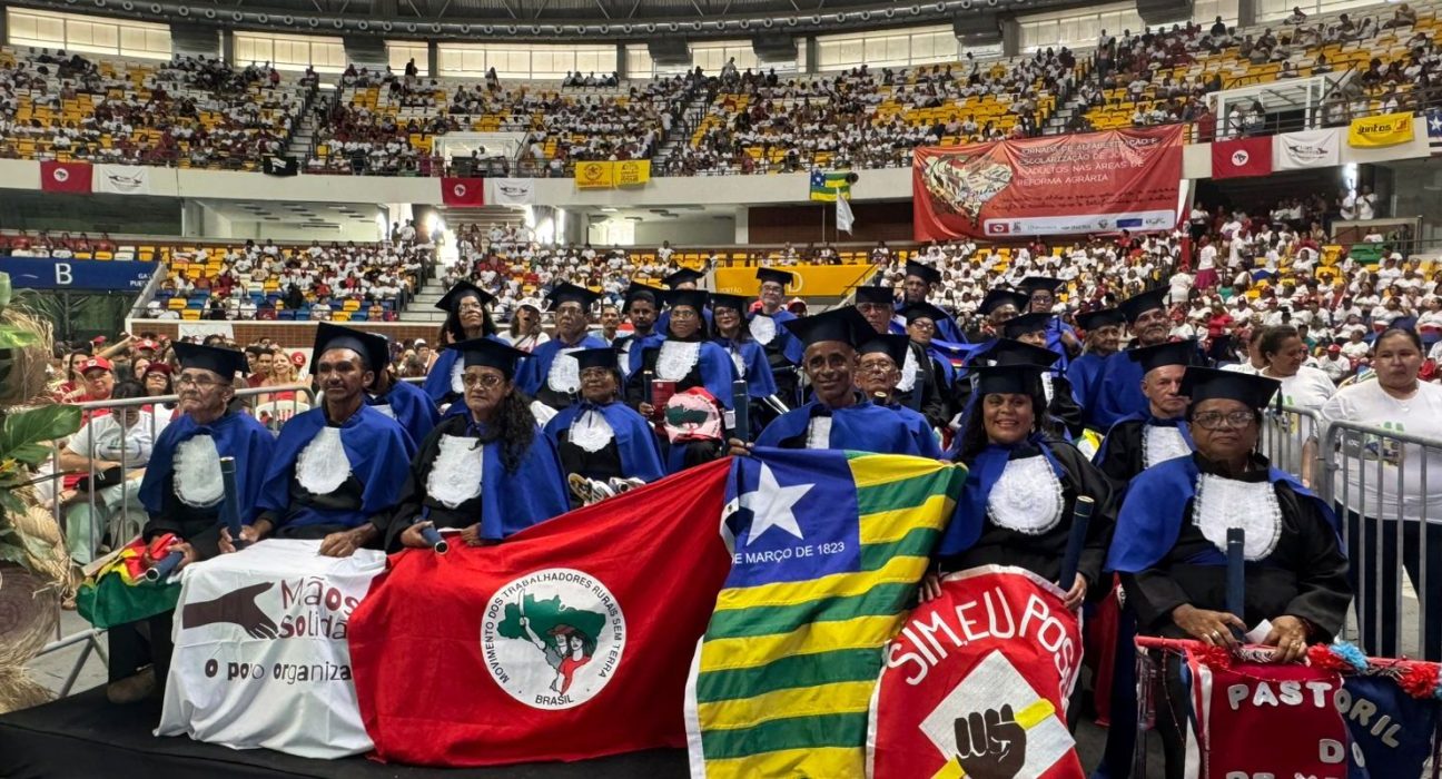 festa-em-recife-celebra-30-mil-alfabetizados-em-programa-social