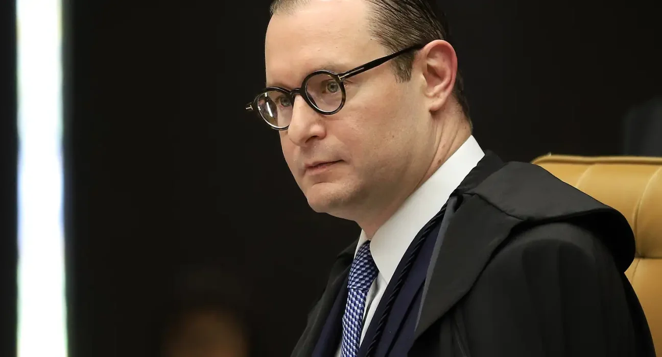 zanin-condena-acusado-de-participar-de-trote-misogino-contra-alunas