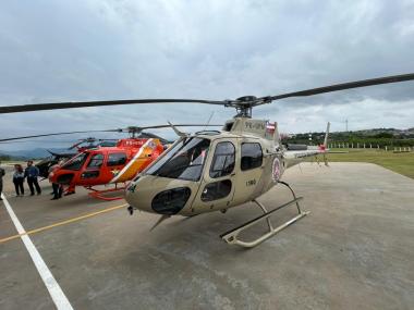 secretario-da-seguranca-e-dirigentes-da-pm,-pc-e-bombeiros-realizam-inspecao-tecnica-em-novos-helicopteros