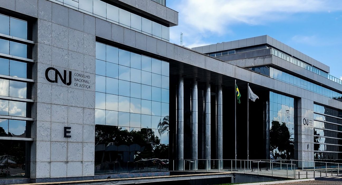 cnj-e-cnmp-aprovam-novos-penduricalhos-para-juizes-e-membros-do-mp
