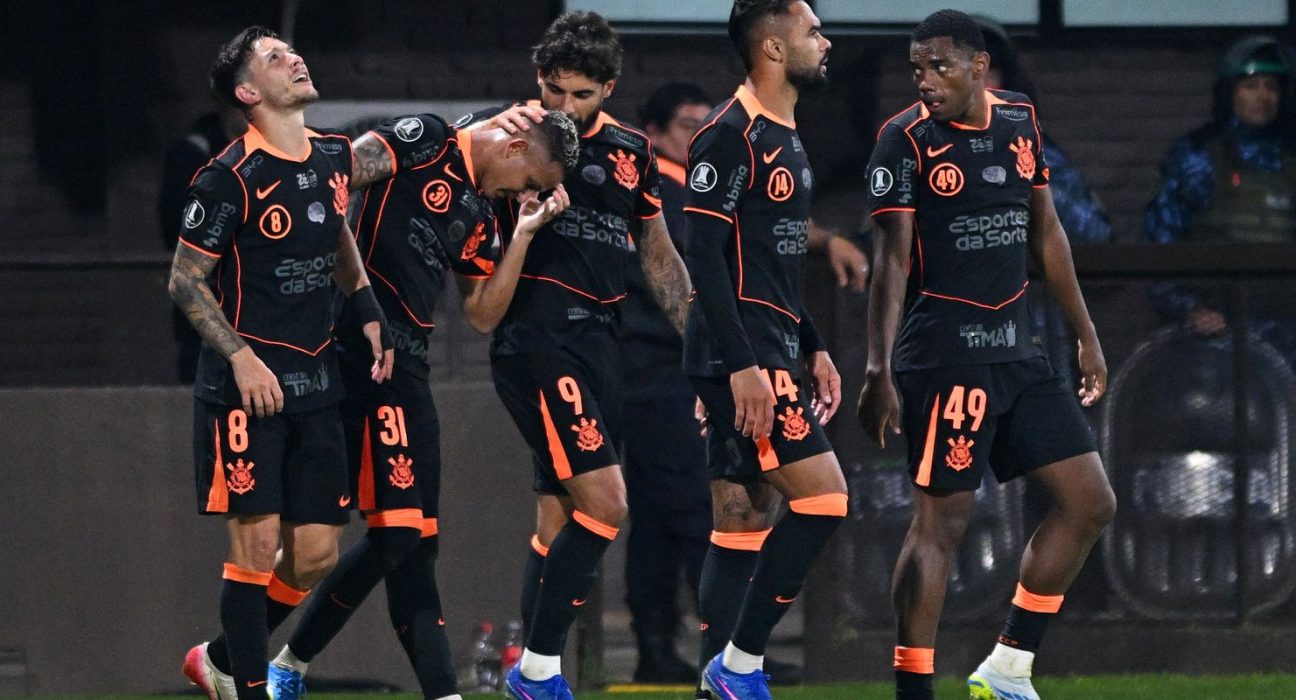 corinthians-derrota-platense-na-libertadores-na-estreia-de-diniz
