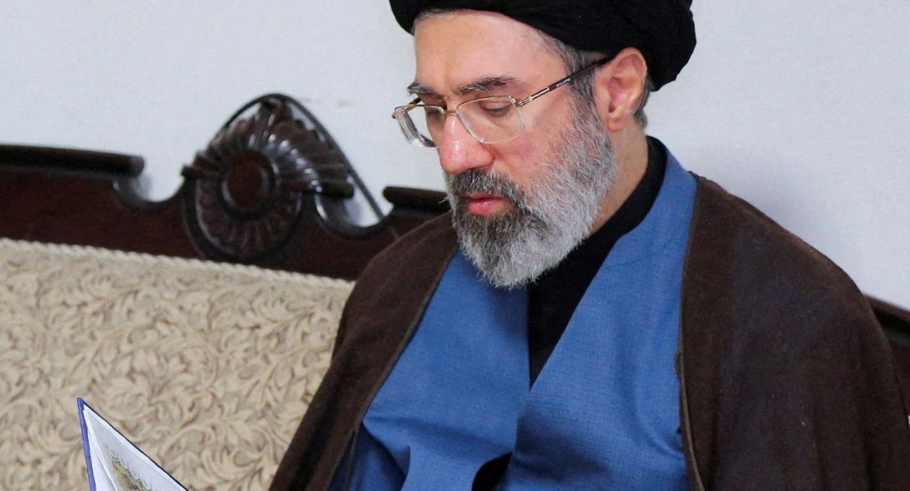khamenei-reforca-que-estreito-de-ormuz-tera-novas-regras-para-passagem
