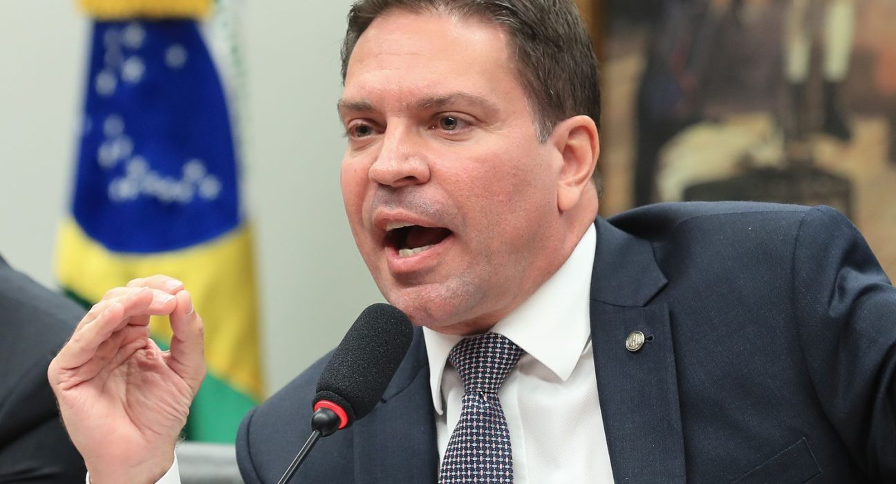 prisao-de-ramagem-e-fruto-da-cooperacao-entre-brasil-e-eua,-diz-pf