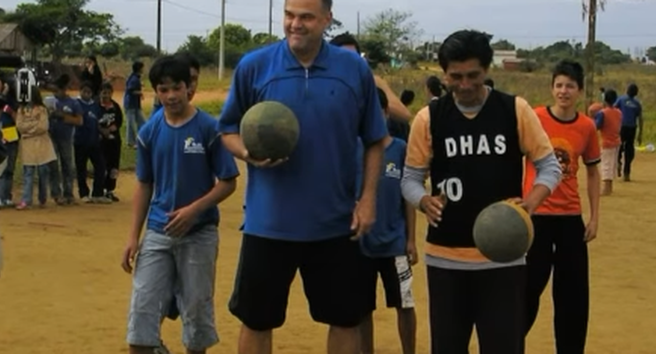 projeto-que-oscar-schmidt-viabilizou-vence-torneio-escolar-nacional
