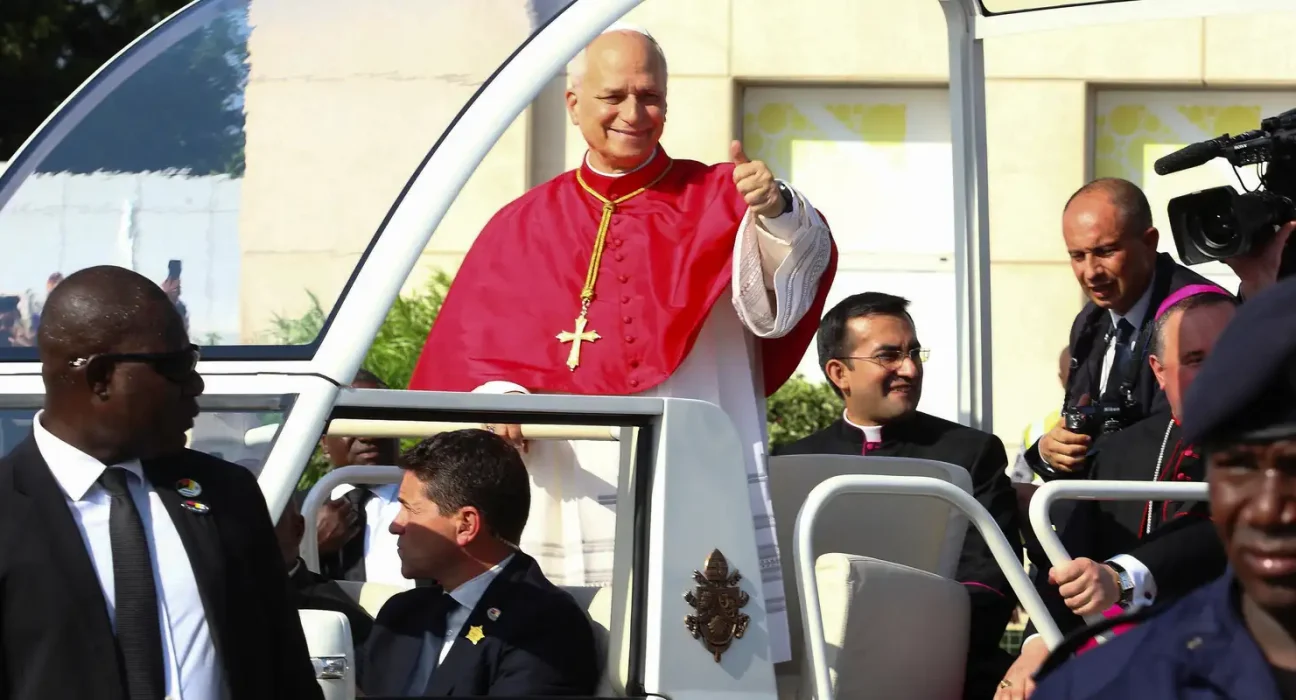 papa:-estou-na-africa-para-encorajar-catolicos,-nao-debater-com-trump