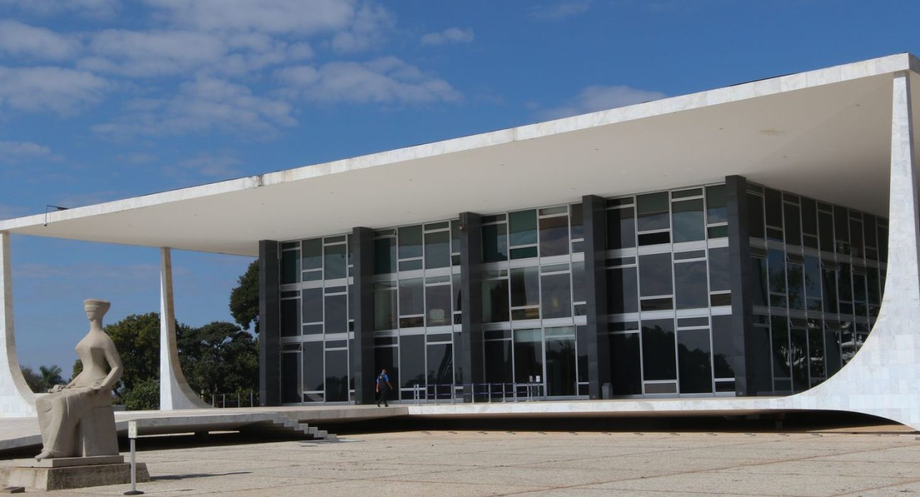 defesa-pede-autorizacao-do-stf-para-que-bolsonaro-possa-operar-ombro