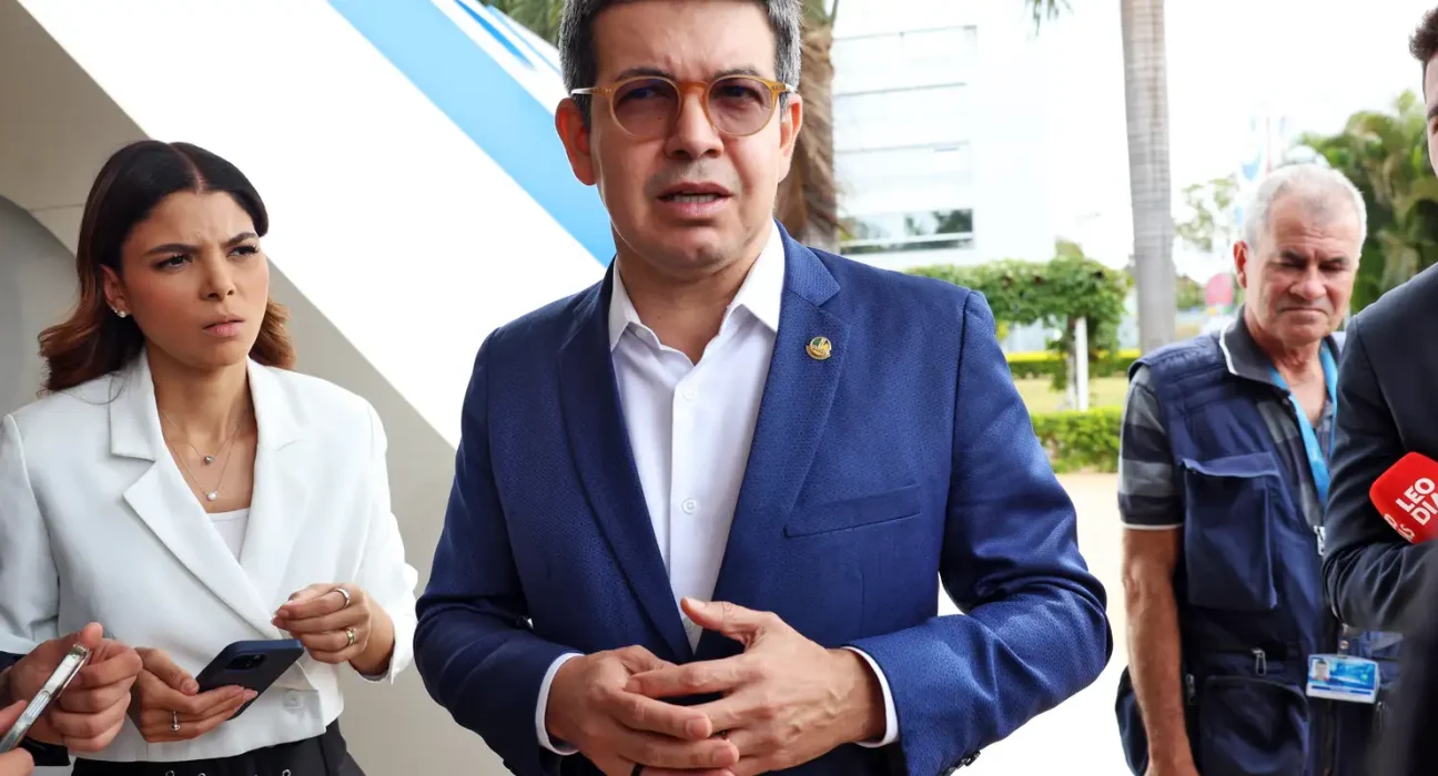 randolfe-rodrigues-afirma-que-governo-deve-indicar-outro-nome-para-stf