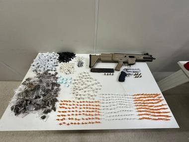 rondesp-apreende-submetralhadora-e-revolver-com-grupo-que-invadiu-e-ocasionou-morte-de-crianca-no-engenho-velho-da-federacao