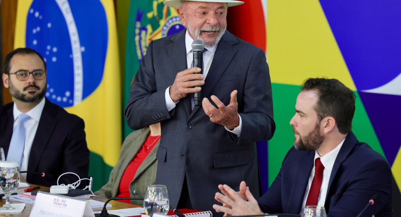 lula:-desenrola-brasil-ajudara-populacao-a-“tirar-corda-do-pescoco”