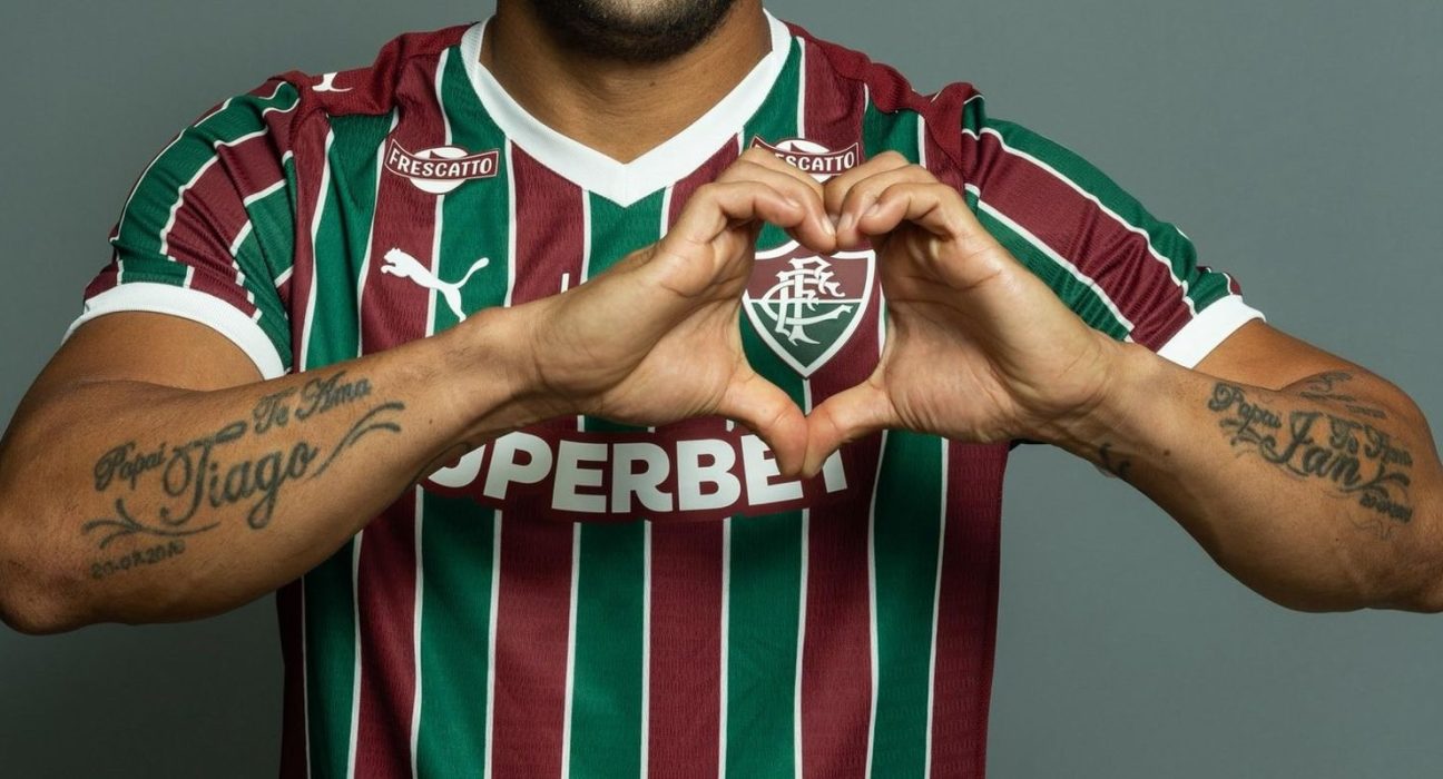 fluminense-anuncia-a-contratacao-do-atacante-hulk