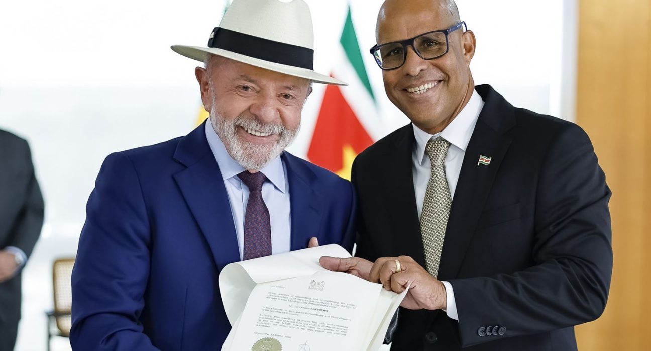 lula-recebe-credenciais-de-sete-novos-embaixadores