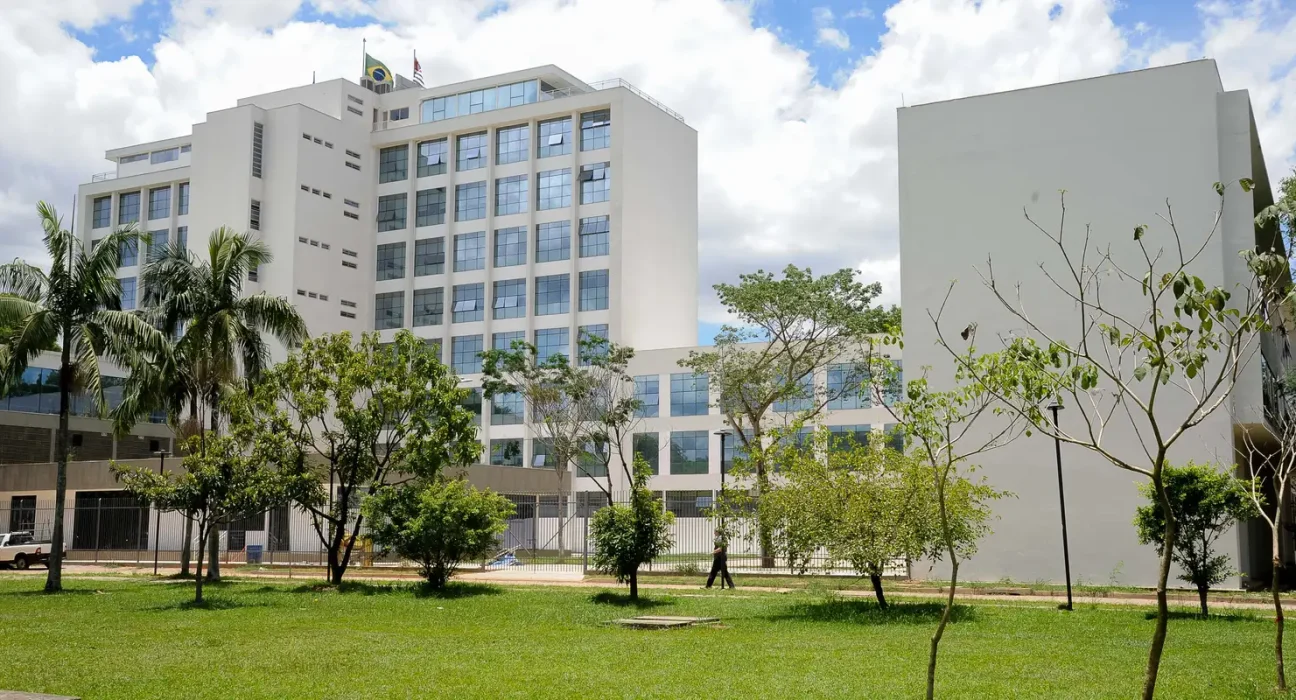 pm-desocupa-estudantes-da-reitoria-da-usp