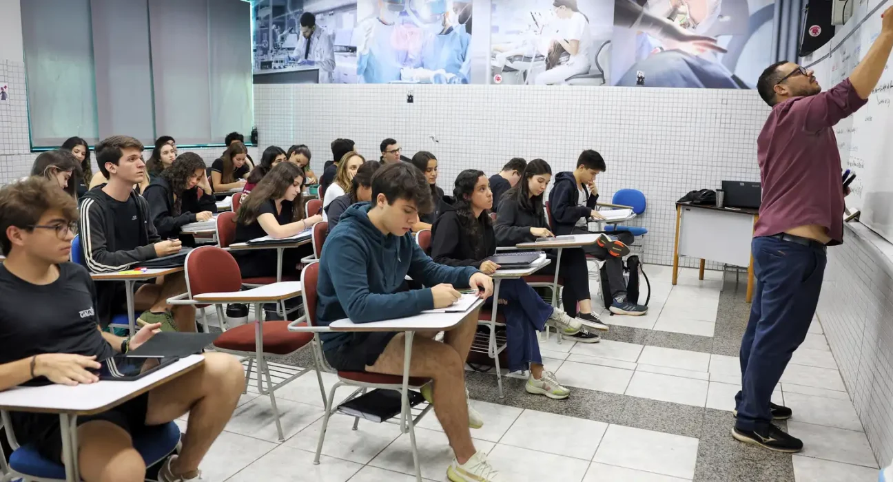 desenrola-fies:-estudante-pode-renegociar-divida-a-partir-desta-quarta