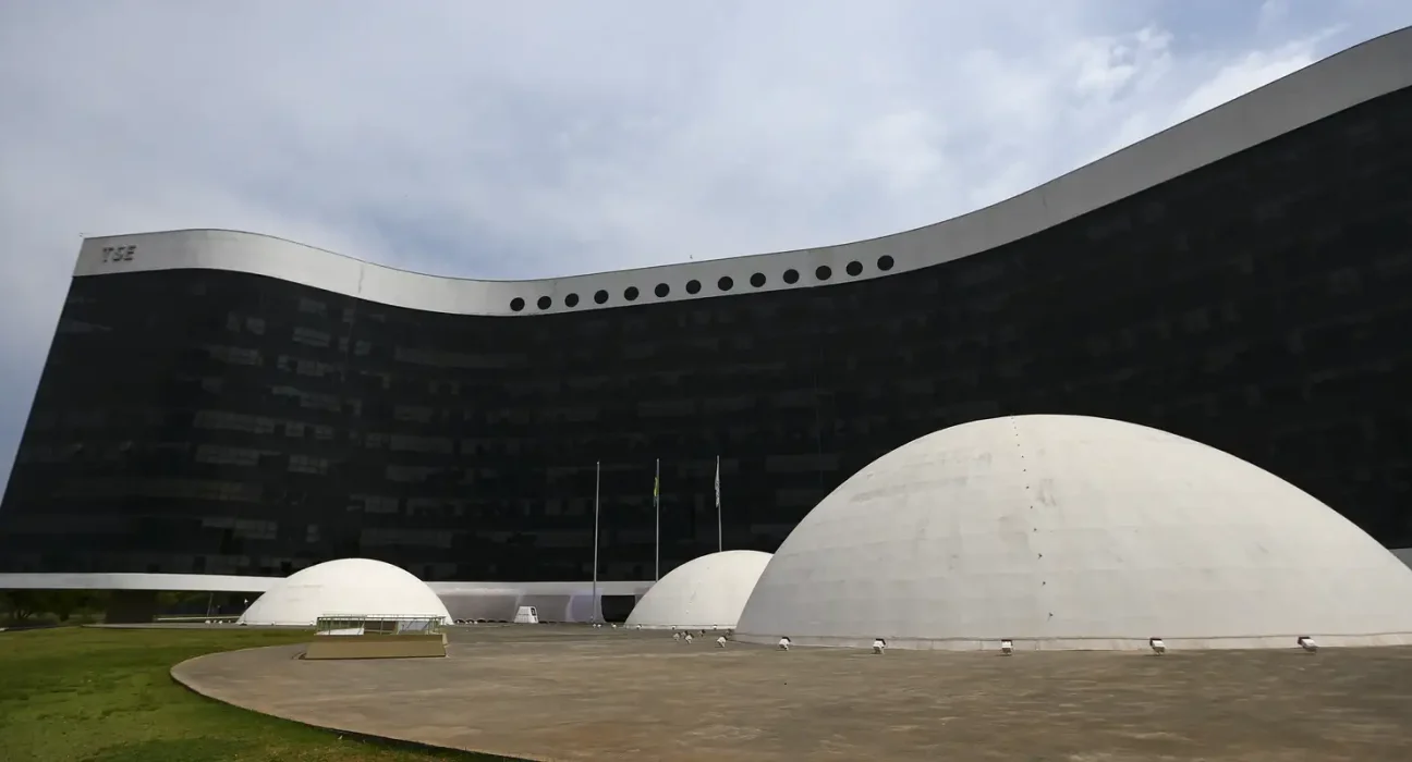 ia-pode-gerar-mais-fake-news-nas-eleicoes,-alertam-especialistas