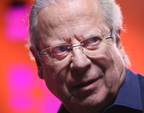 jose-dirceu-e-diagnosticado-com-linfoma-e-inicia-tratamento-em-sp