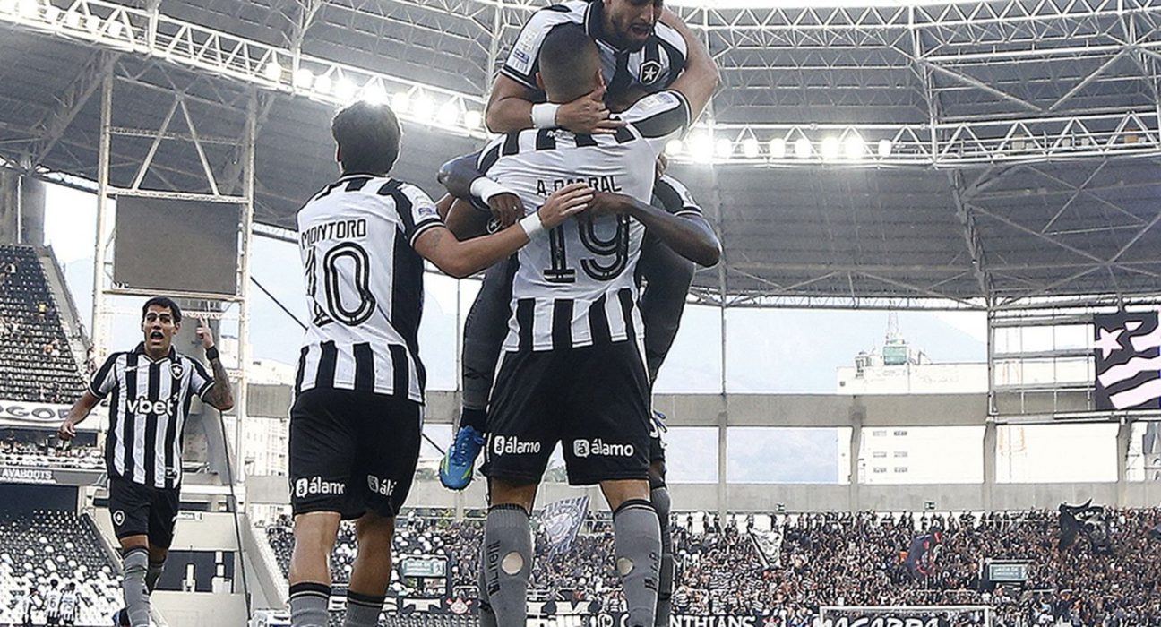 botafogo-vence-corinthians-pelo-brasileirao-com-tres-de-arthur-cabral