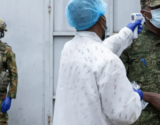 ebola:-veja-cronologia-da-doenca-e-entenda-causa-de-surtos-na-africa