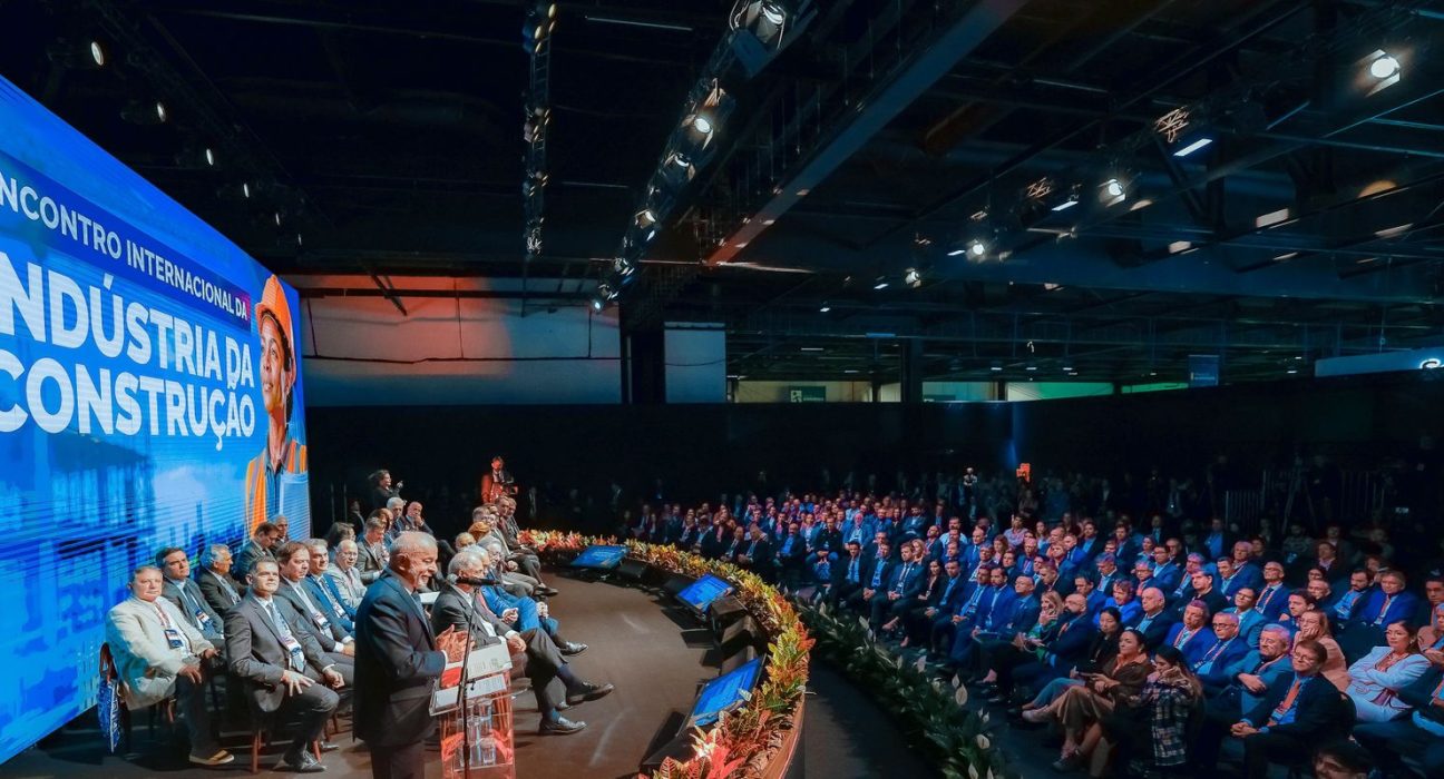 lula-diz-que-ouvira-demandas-de-empresarios-sobre-fim-da-escala-6×1