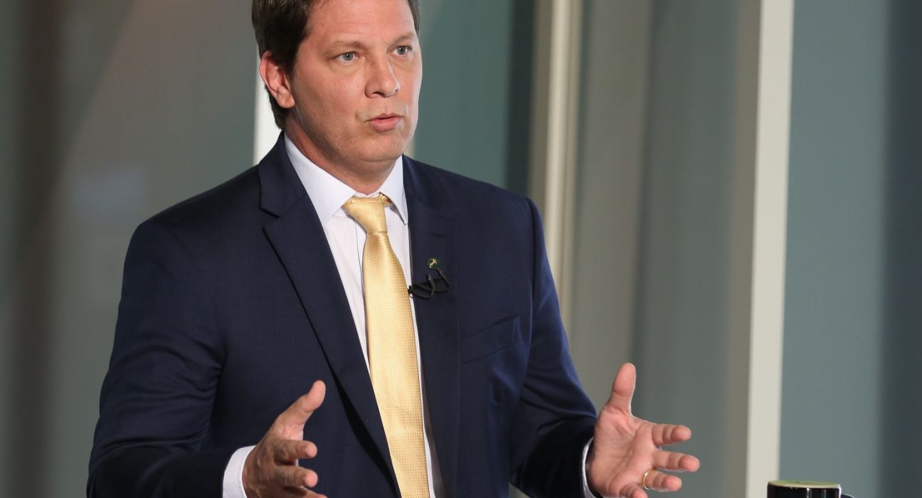 stf-nao-consegue-notificar-mario-frias-sobre-filme-de-bolsonaro